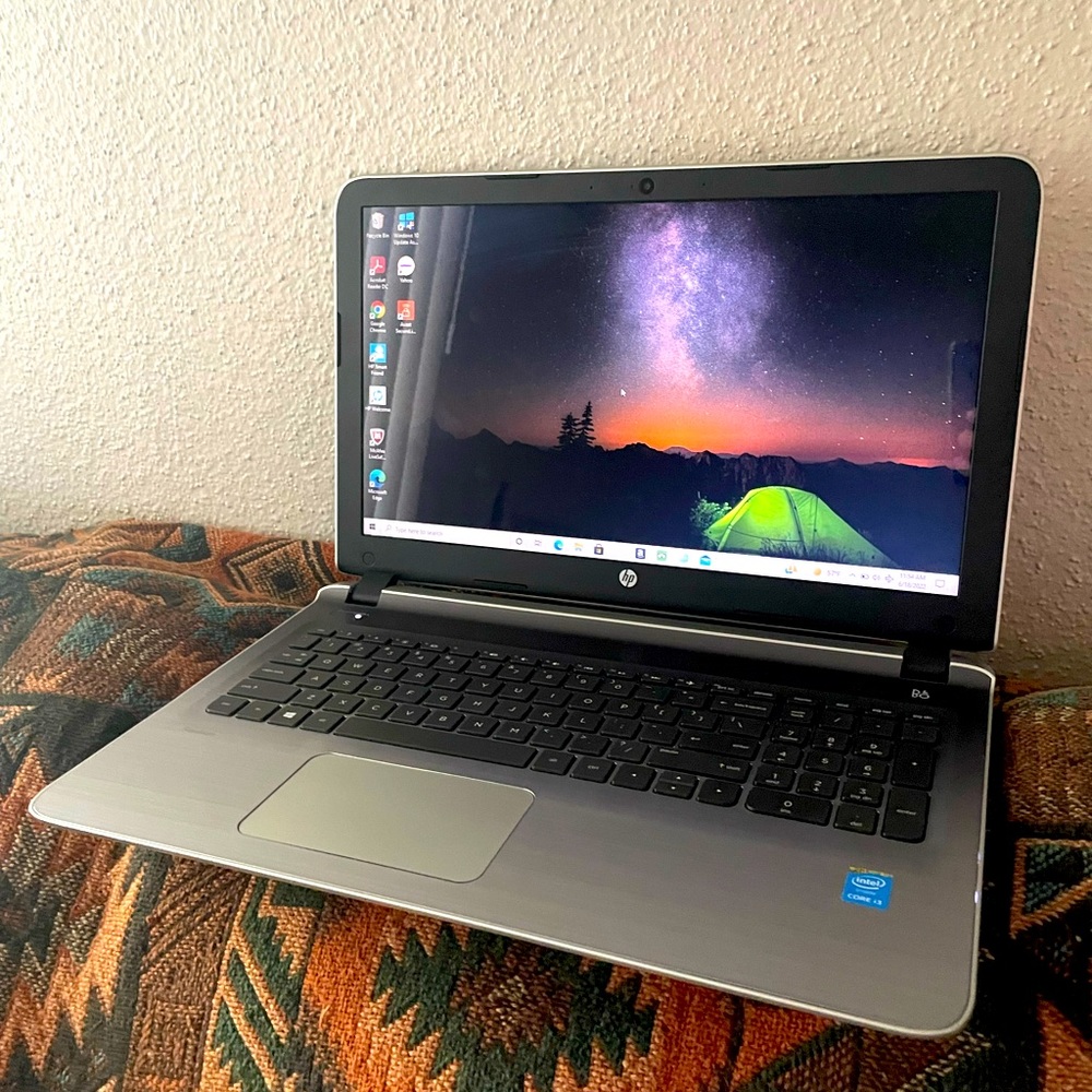 HP Pavilion Notebook intel core i3-excellent condition- lightly used •GREAT DEAL